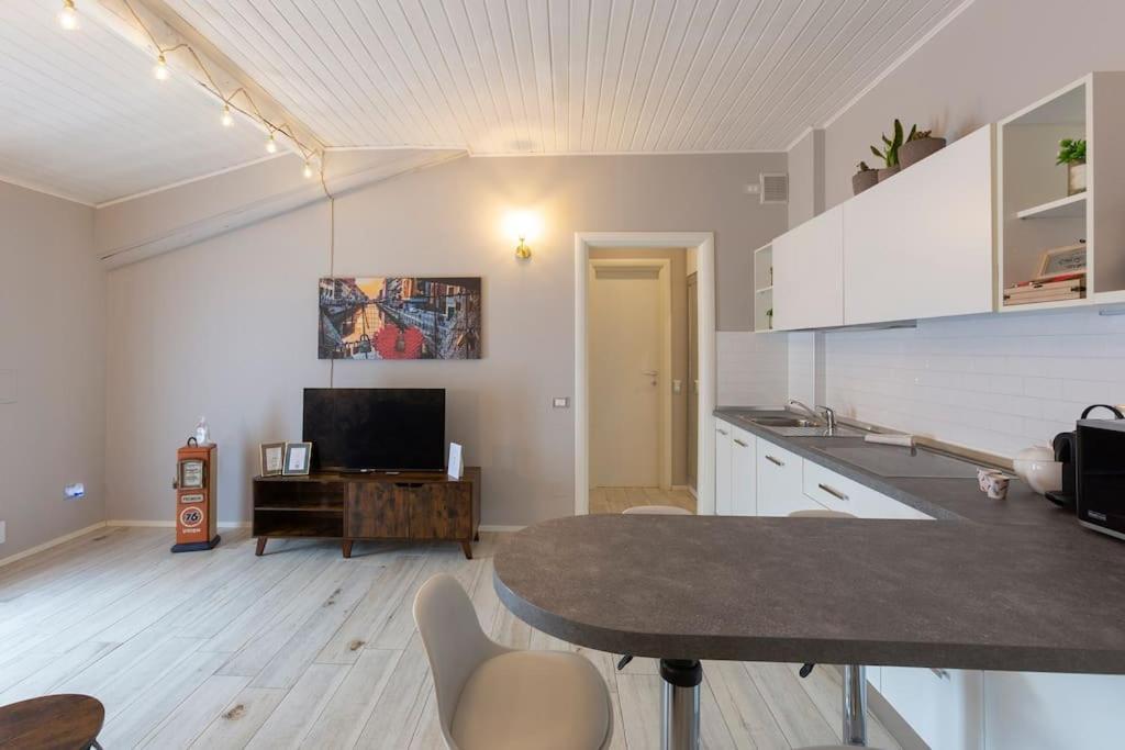 My Charming Apartments Ai Navigli-Vigevano Suite Milan Luaran gambar
